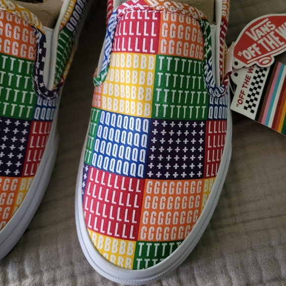 VANS Classic Slip On Pride LGBTQ+ Multicolor Rainbow Men 11.5 042024 - Picture 3 of 9